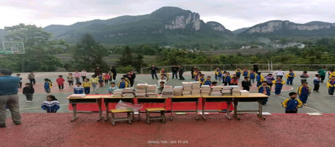 社會服務系開展鄉(xiāng)村校園愛心行活動