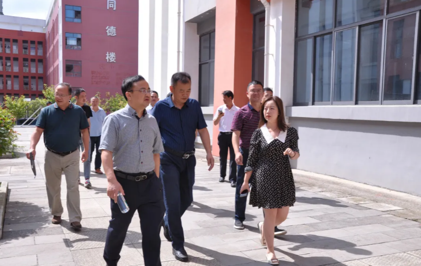 李涌、邱國援帶隊(duì)檢查技能大賽承辦項(xiàng)目準(zhǔn)備情況