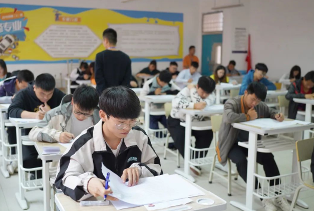 畢節(jié)工業(yè)職業(yè)技術學院直播銷售員、計算機維修工職業(yè)技能等級認定考核工作圓滿完成