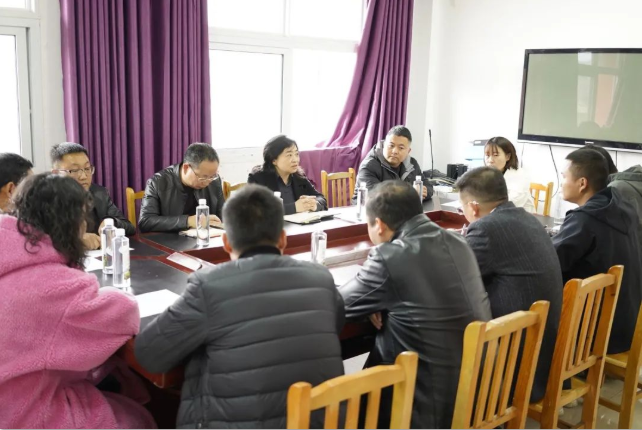 學院黨委委員、副院長黃瑛赴鄉(xiāng)村振興聯(lián)系點調研、宣講黨的二十大精神