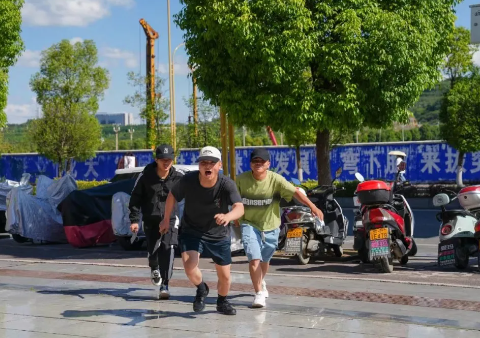 開(kāi)展防恐演習(xí) 筑守平安校園